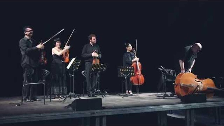 A Man in a Room, Gambling | Gavin Bryars and Juan Muñoz