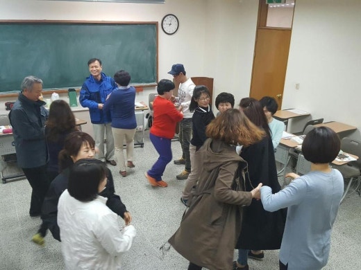 포크댄스 이미지