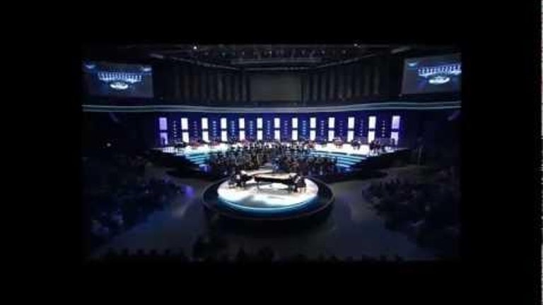 52 PIANISTS: LANG LANG, HERBIE HANCOCK, Georgie Herrera & 49 young pianists at O2 World Berlin