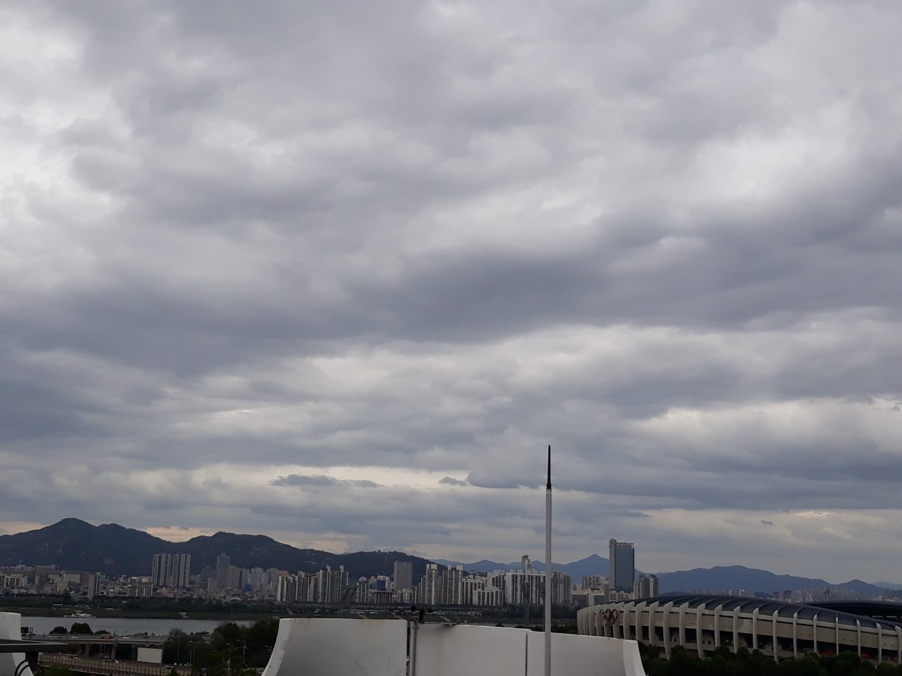 운주정원 (실내 조경, 스카이 가든,베란다 정원,야생화,다육,목공예,금속... 태양이 빛나듯  희망차고 건승하는 하루 되시길~~^^♡ #다육식물 #운주정원 