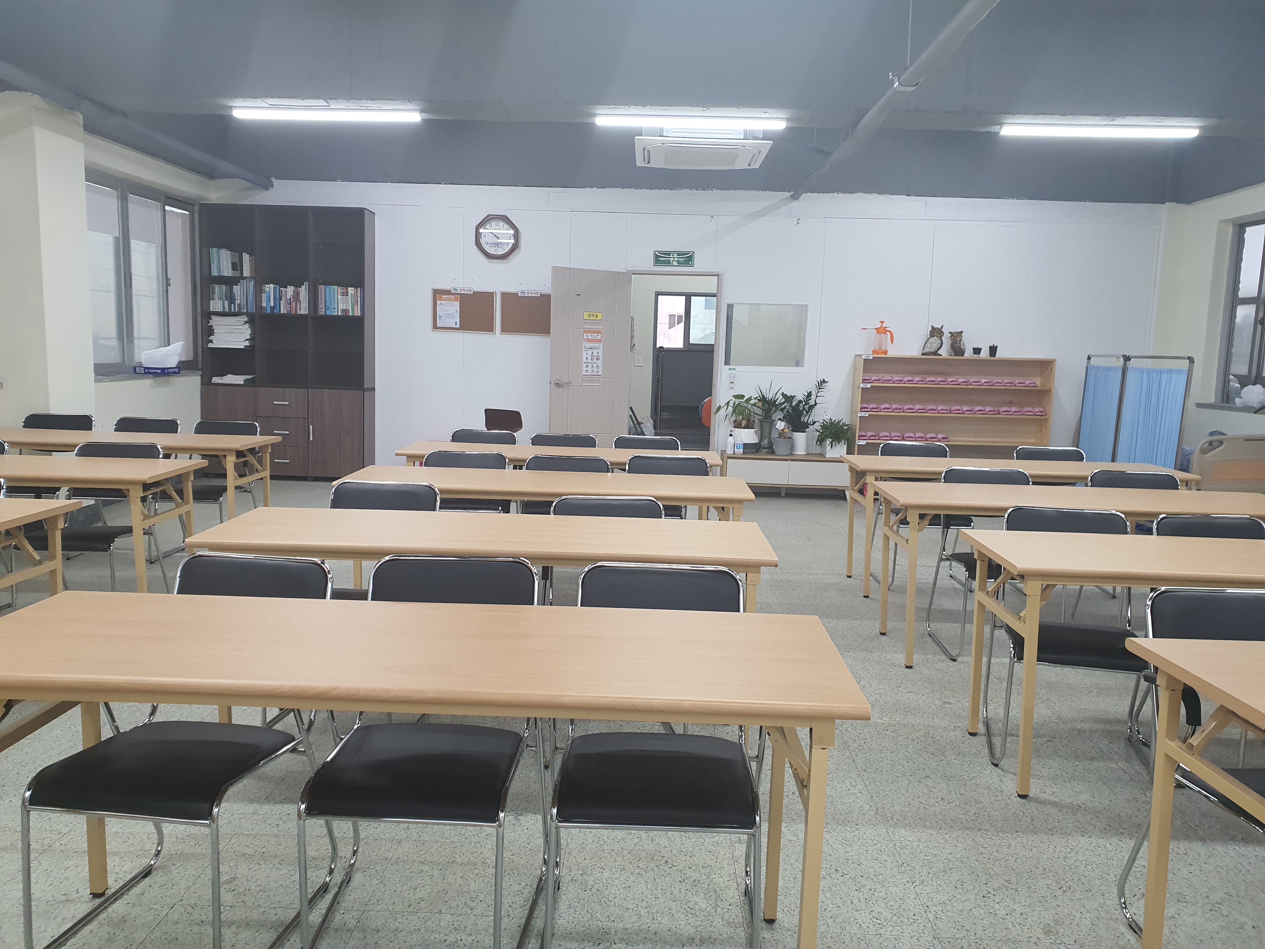 (주)제주어울림요양보호사교육원 | 밴드
